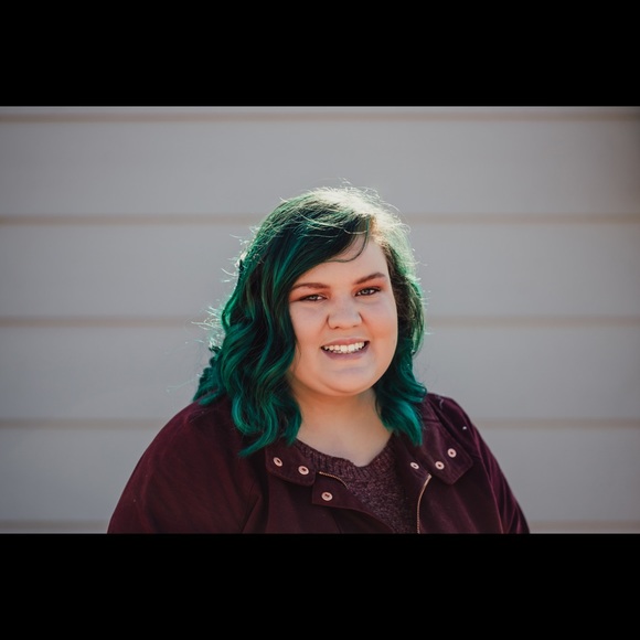 Meet your Posher, Melissa - Picture 1 of 1